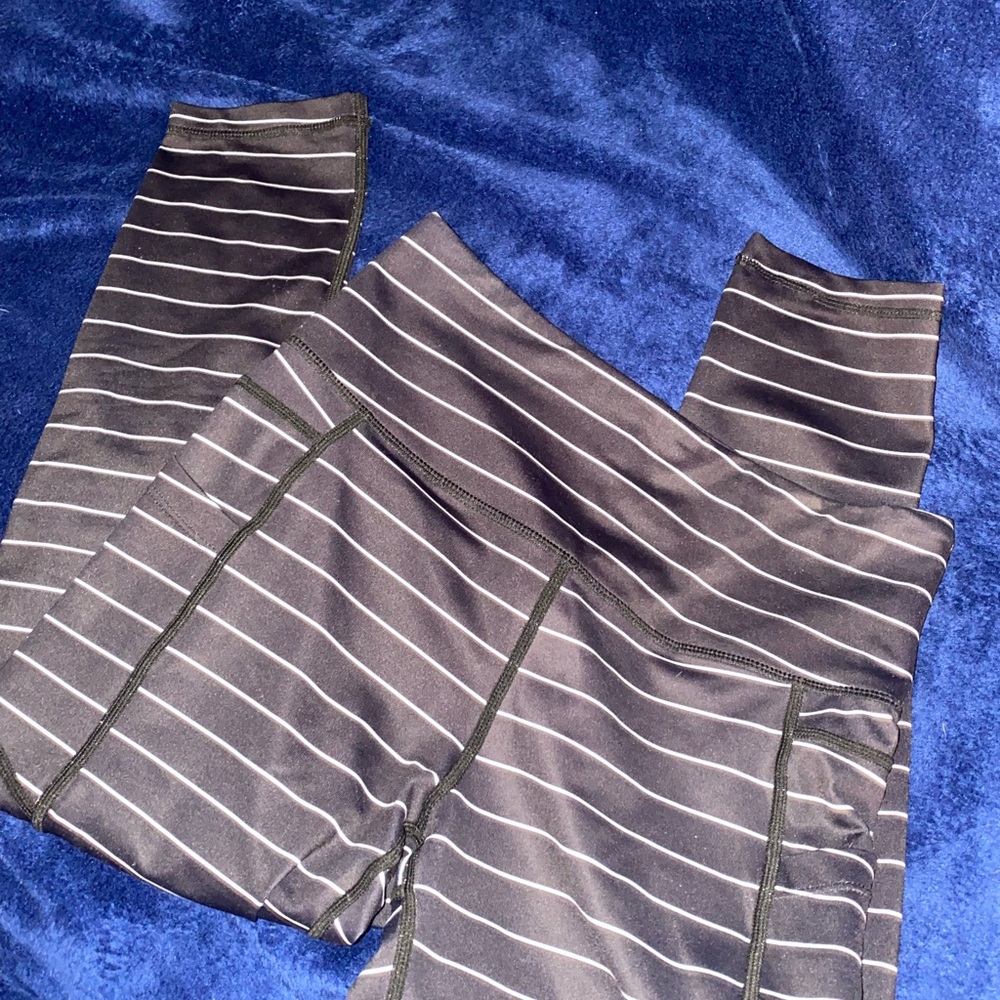 Zyia Striped Black Athletic Leggings